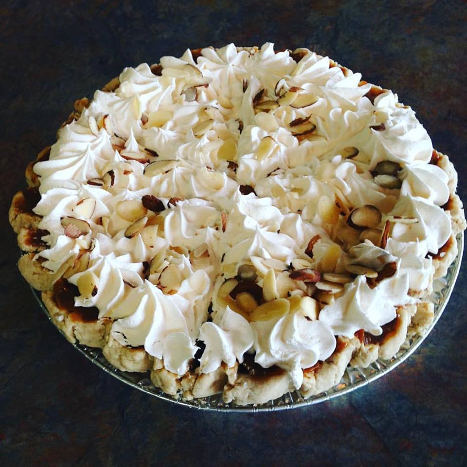 banana caramel pie